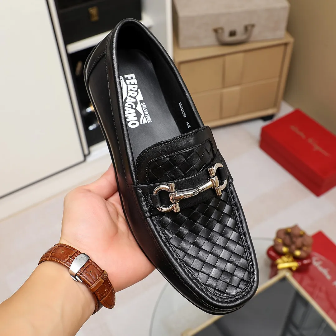 Men's shoes 💰360 🕷🕷【Ferragamo】Ferragamo Popular fashionable casual slip-on shoes🇨🇳Official website counter 1:1 production, original mold opening💯Good quality visible, imported high-end first-layer calfskin, luxurious pigskin lining🌿Very clear texture, high-quality waterproof, non-slip and wear-resistant outsole🎋High quality and low price, truly handmade🍓Black, size 38-45